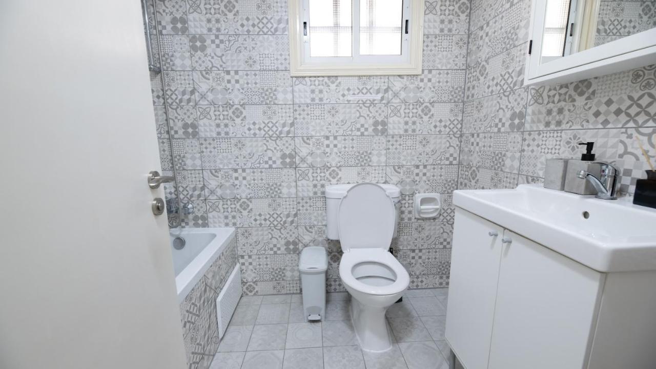 Beautiful Apartment In Harbour Paphos, Central & Close To Beach Kültér fotó